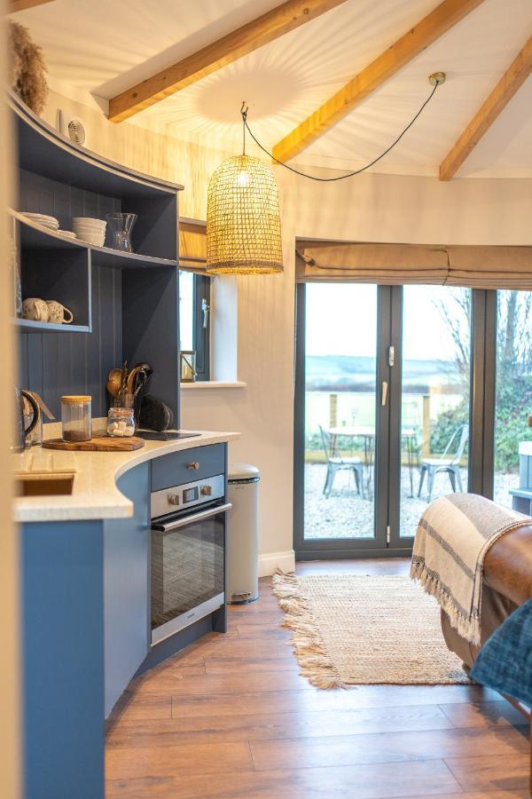East Thorne Glamping Villa บู๊ด ภายนอก รูปภาพ